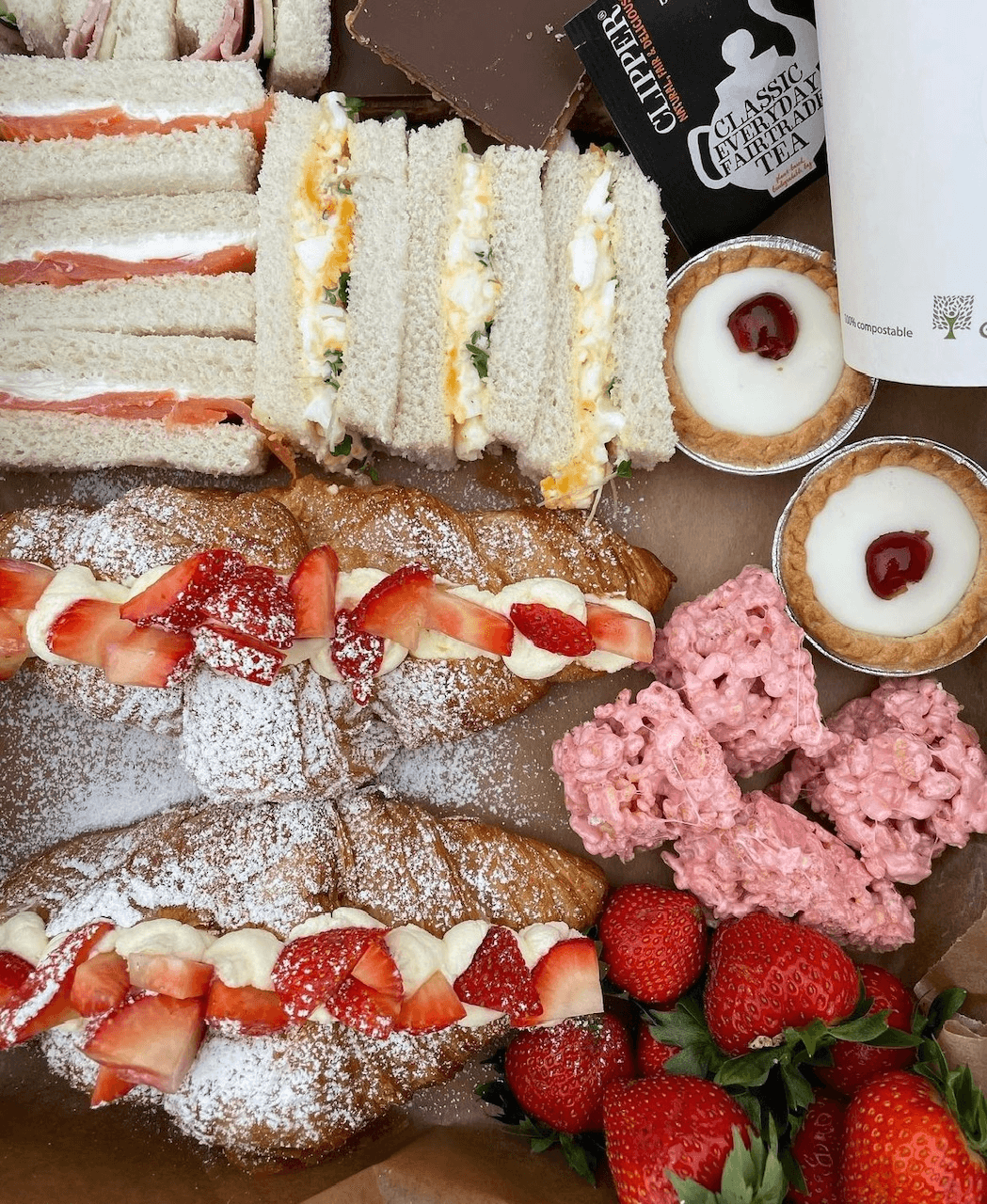 Afternoon tea sharing box