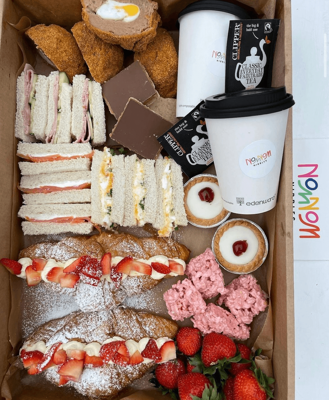 Afternoon tea sharing box